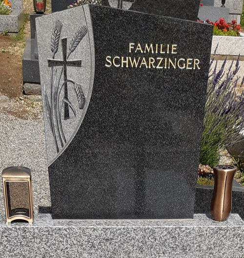 Grabstein-Beschriftung-steinmetz-mahringer